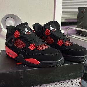Air Jordan 4 retro Red Thunders